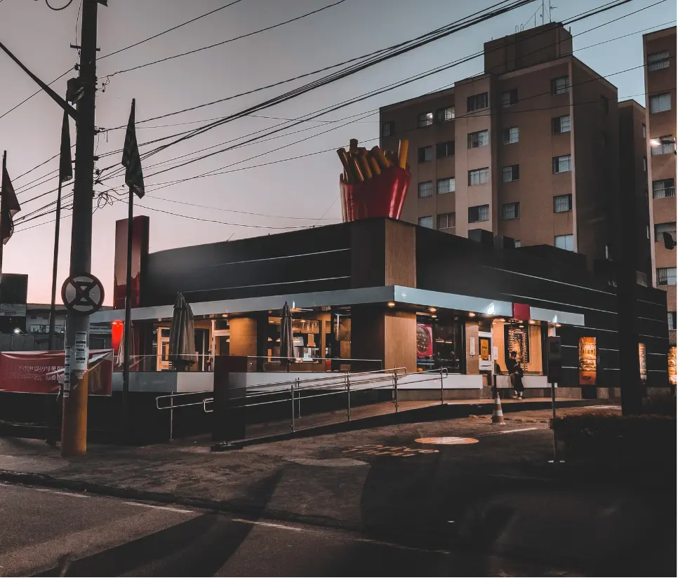 The exterior of a fast-food restaurant franchise.